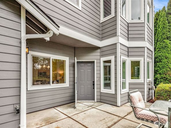 4212 221st Place SE 1561, Issaquah WA 98029