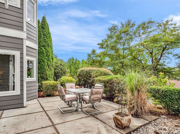 4212 221st Place SE 1561, Issaquah WA 98029