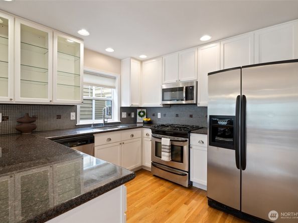 1512 NW 57th St B, Seattle WA 98107