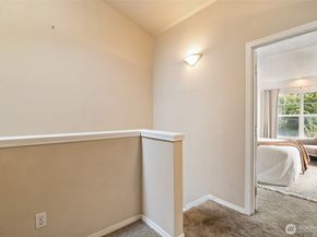 1512 NW 57th St B, Seattle WA 98107