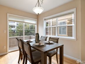 1512 NW 57th St B, Seattle WA 98107
