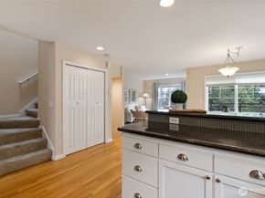 1512 NW 57th St B, Seattle WA 98107