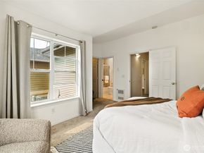 1512 NW 57th St B, Seattle WA 98107