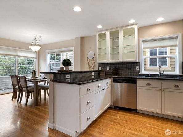 1512 NW 57th St B, Seattle WA 98107