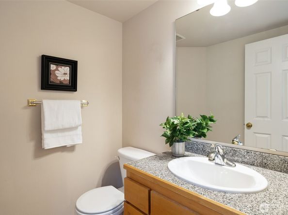 1512 NW 57th St B, Seattle WA 98107