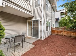 1512 NW 57th St B, Seattle WA 98107