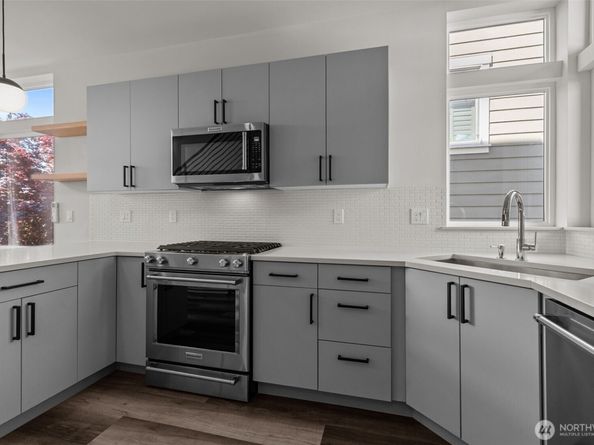 2422 C NW 60th Street, Seattle WA 98107