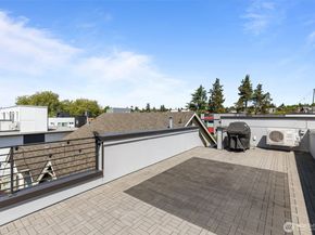 2422 C NW 60th Street, Seattle WA 98107