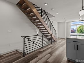 2422 C NW 60th Street, Seattle WA 98107