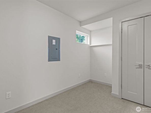 2422 C NW 60th Street, Seattle WA 98107