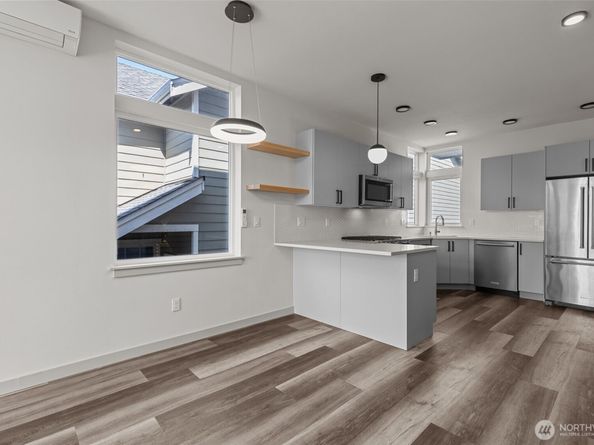 2422 C NW 60th Street, Seattle WA 98107