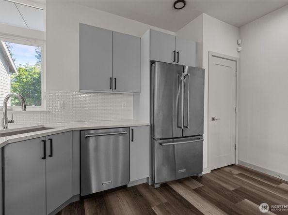 2422 C NW 60th Street, Seattle WA 98107