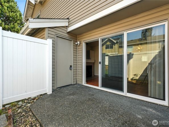 2100 S 336th Street H2, Federal Way WA 98003
