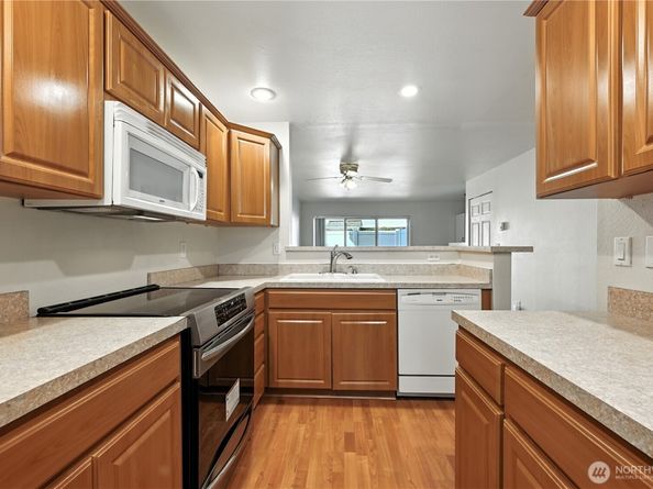 2100 S 336th Street H2, Federal Way WA 98003