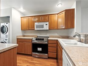 2100 S 336th Street H2, Federal Way WA 98003