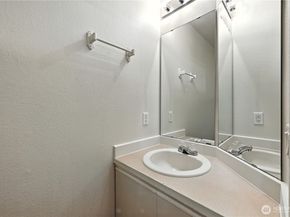 2100 S 336th Street H2, Federal Way WA 98003