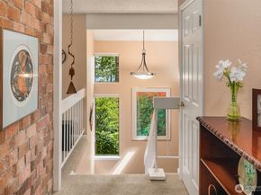 18939 NE 20th Court, Redmond WA 98052