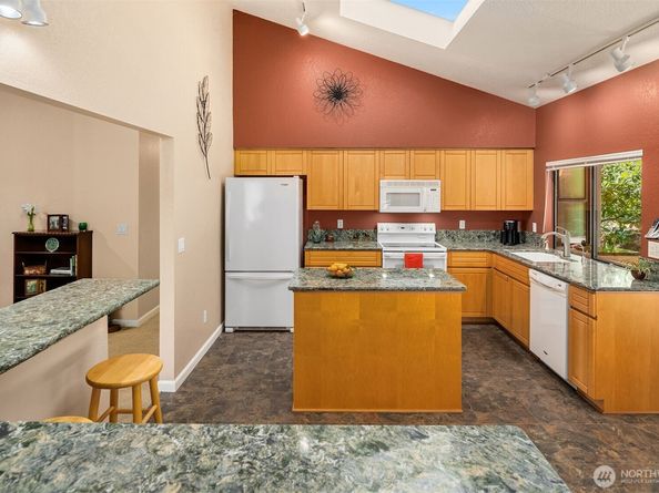 18939 NE 20th Court, Redmond WA 98052