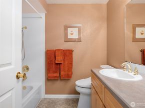 18939 NE 20th Court, Redmond WA 98052