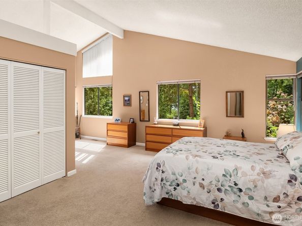 18939 NE 20th Court, Redmond WA 98052