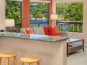 18939 NE 20th Court, Redmond WA 98052
