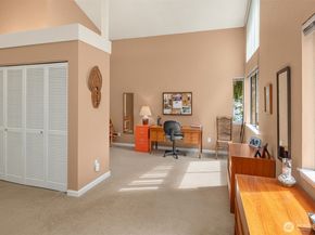 18939 NE 20th Court, Redmond WA 98052