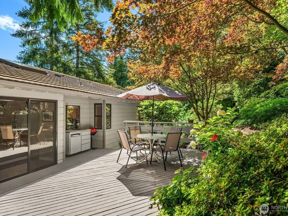 18939 NE 20th Court, Redmond WA 98052