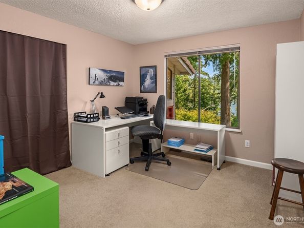 18939 NE 20th Court, Redmond WA 98052