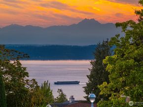 2538 Westmont Way W, Seattle WA 98199