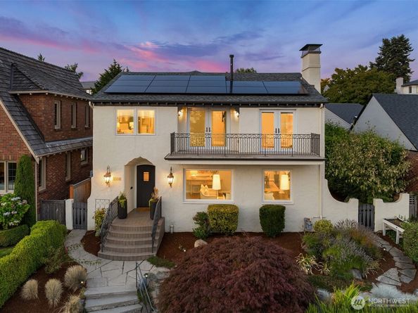 2538 Westmont Way W, Seattle WA 98199