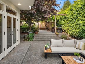 2538 Westmont Way W, Seattle WA 98199