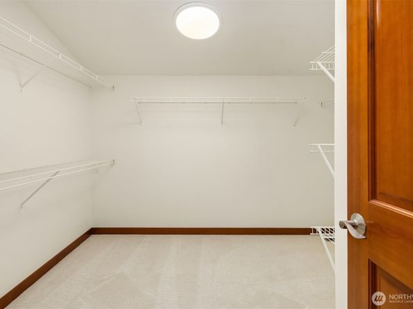 1915 9th Avenue W, Seattle WA 98119