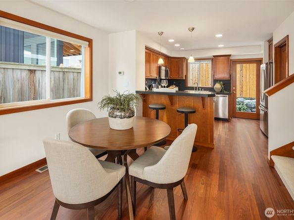 1915 9th Avenue W, Seattle WA 98119