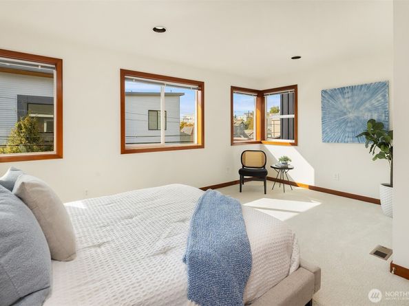 1915 9th Avenue W, Seattle WA 98119