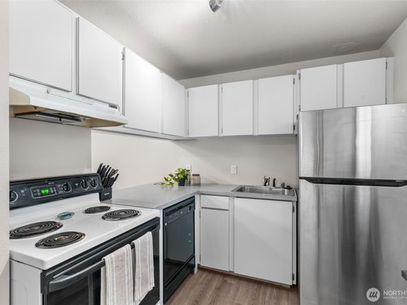 10521 SE 252nd Street P1, Kent WA 98030