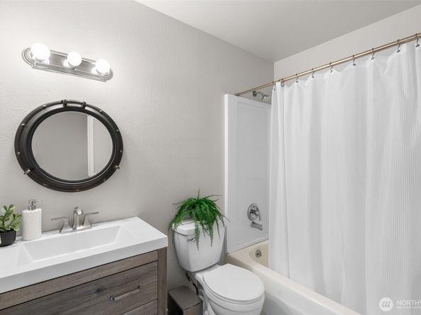10521 SE 252nd Street P1, Kent WA 98030