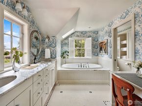 1026 36th Avenue E, Seattle WA 98112