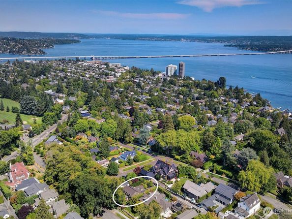 1026 36th Avenue E, Seattle WA 98112