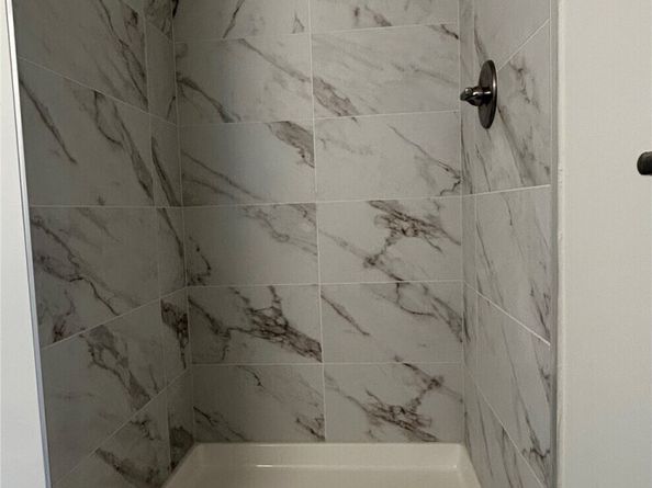 13249 Ambaum Boulevard SW C, Burien WA 98146