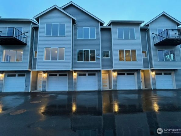 13249 Ambaum Boulevard SW C, Burien WA 98146