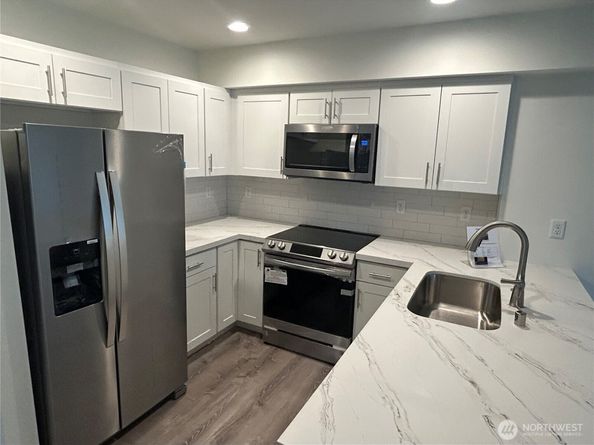 13249 Ambaum Boulevard SW C, Burien WA 98146