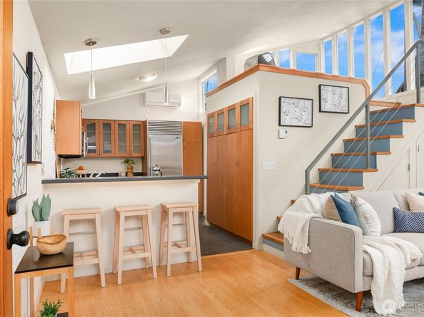 2420 Westlake Avenue N 11, Seattle WA 98109