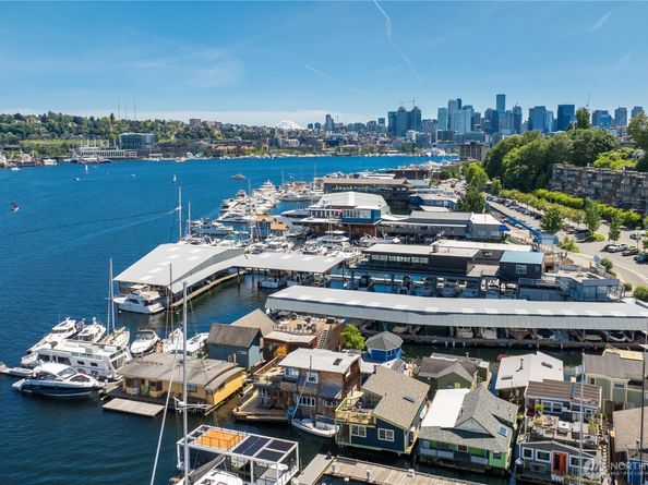 2420 Westlake Avenue N 11, Seattle WA 98109