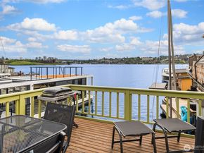2420 Westlake Avenue N 11, Seattle WA 98109
