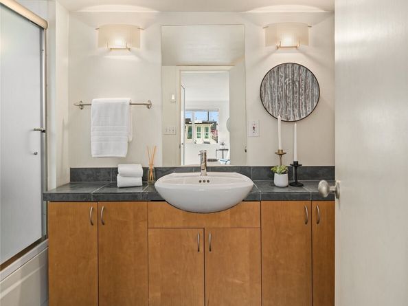 2420 Westlake Avenue N 11, Seattle WA 98109