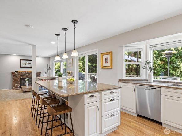 4310 209th Avenue NE, Sammamish WA 98074