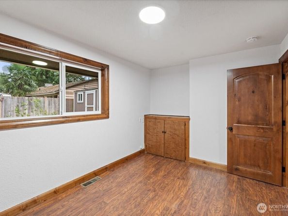 22406 56th Avenue W, Mountlake Terrace WA 98043