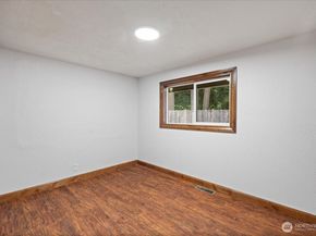 22406 56th Avenue W, Mountlake Terrace WA 98043