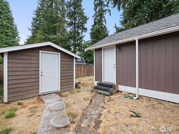 22406 56th Avenue W, Mountlake Terrace WA 98043