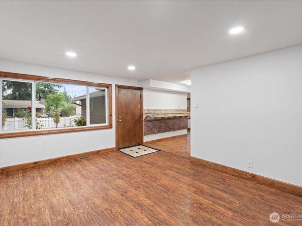 22406 56th Avenue W, Mountlake Terrace WA 98043